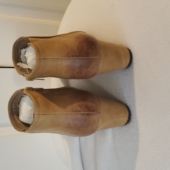 NWT TWO COLORED BOOTIES - Picture 4 of 13